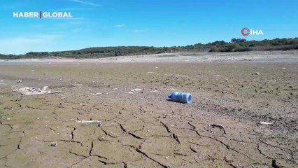 Ömerli Barajı'nda su çekildi, gün yüzüne atıklar çıktı