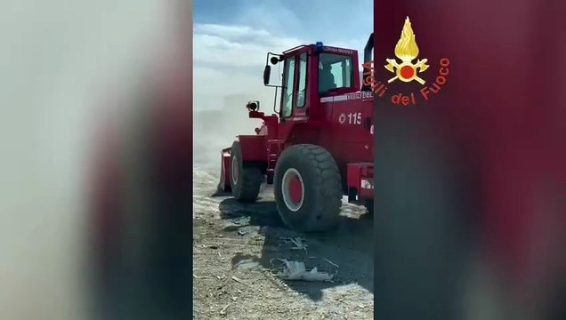 Reggio Calabria, nuovo incendio al centro agroalimentare di Mortara: fiamme nei magazzini