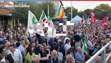 Grande folla per Elly Schlein a Pesaro: il video