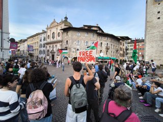 Manifestazione pro Palestina nel centro di Trento