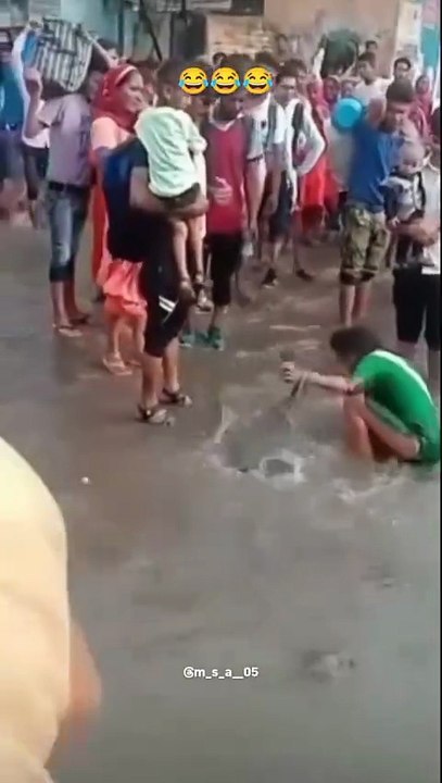 Girlfriend has fallen.😂🤣