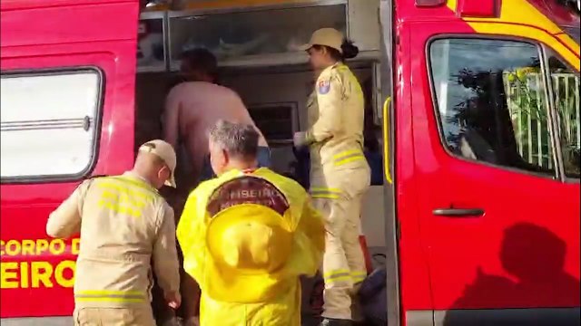 Ataque de abelhas mobiliza várias equipes Corpo de Bombeiros no Bairro Country