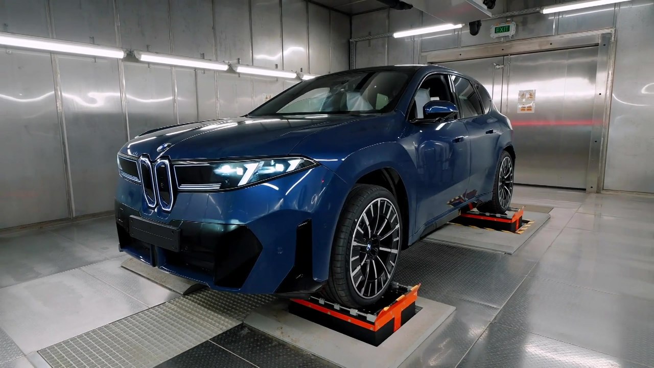 Effizient, nachhaltig, digital - Das neue BMW Group Werk Debrecen startet Ende Oktober mit der Serienproduktion des BMW iX3