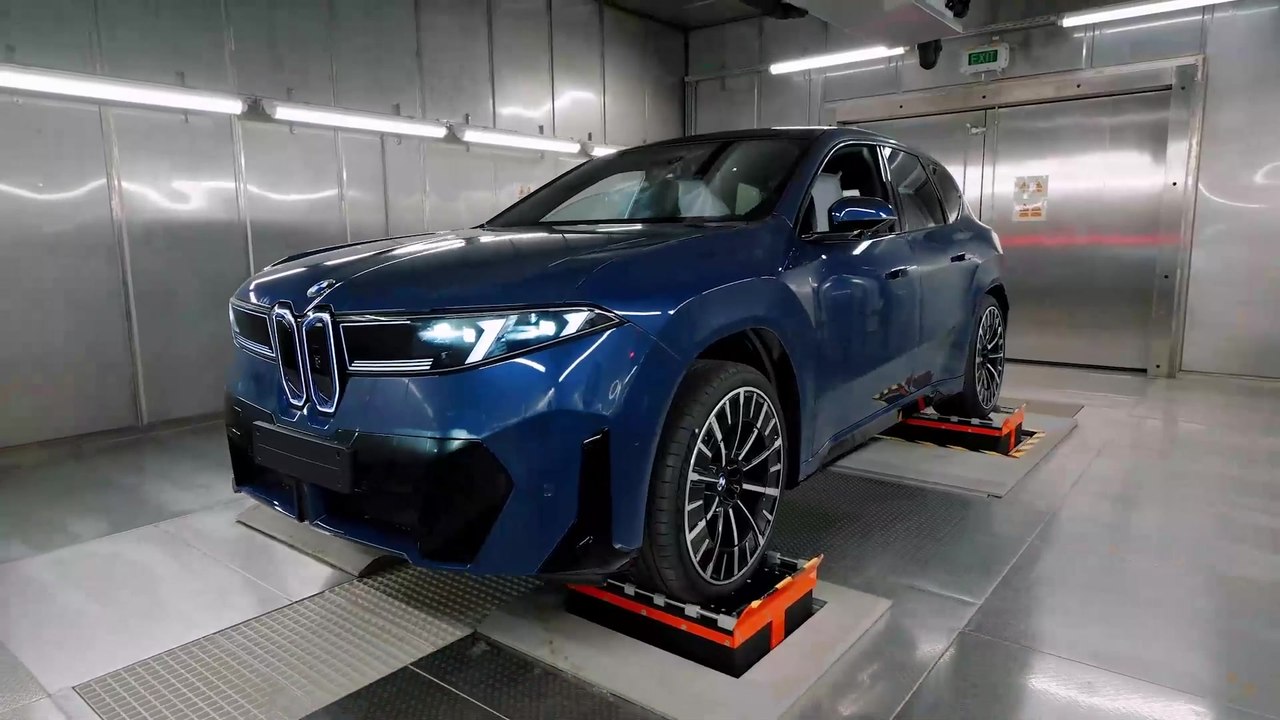 Efficiente, durable, digitale - La nouvelle usine BMW Group de Debrecen commence la production en série de la BMW iX3 fin octobre