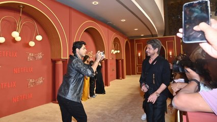Video: Shah Rukh Khan poses for media as Aryan Khan plays photographer