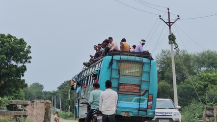 ये कैसा ट्रैफिक अभियान: शहर में दौड़ते ओवरलोडिंग वाहन