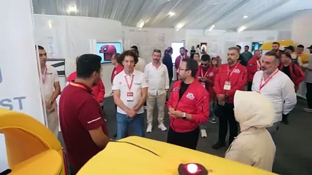 AA Yönetim Kurulu Başkanı ve Genel Müdürü Serdar Karagöz TEKNOFEST'te 'Alan'ı ziyaret etti