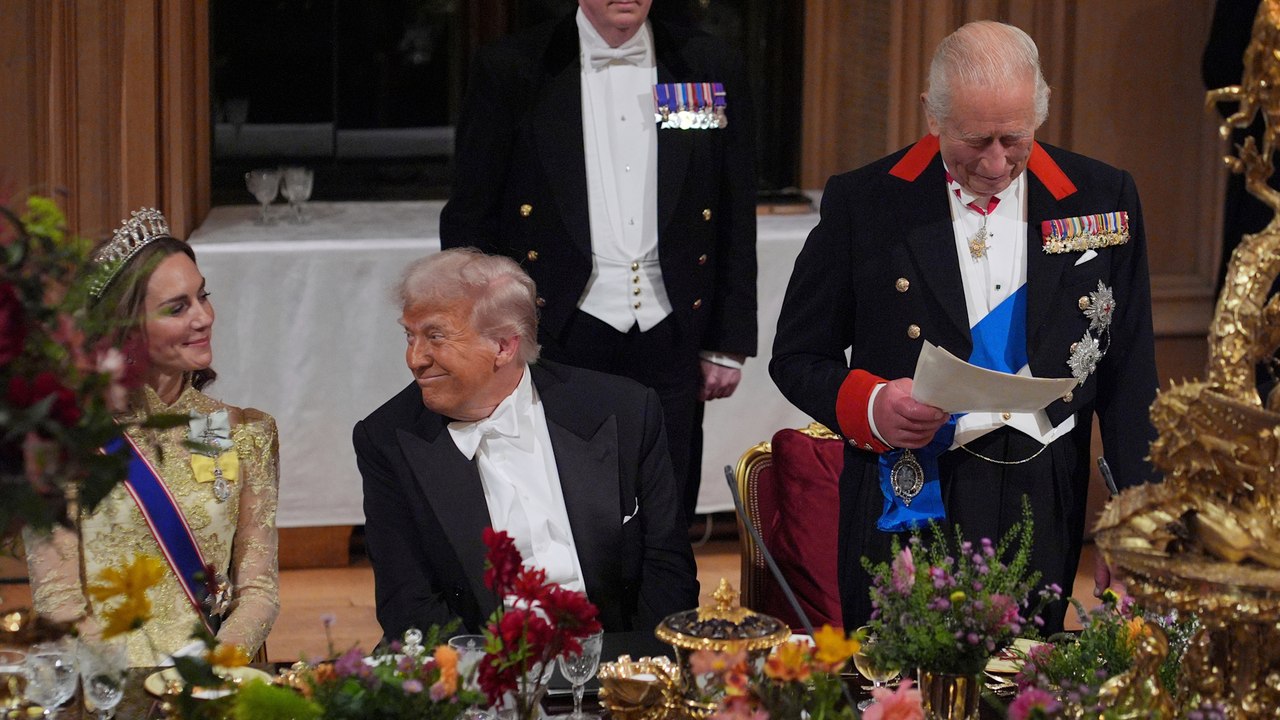 Trump disfruta de una lujosa cena de gala y hacer reír al rey Carlos III en el brindis