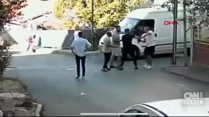 Trafikte tartıştıkları kişinin evini basıp, annesini darbettiler!