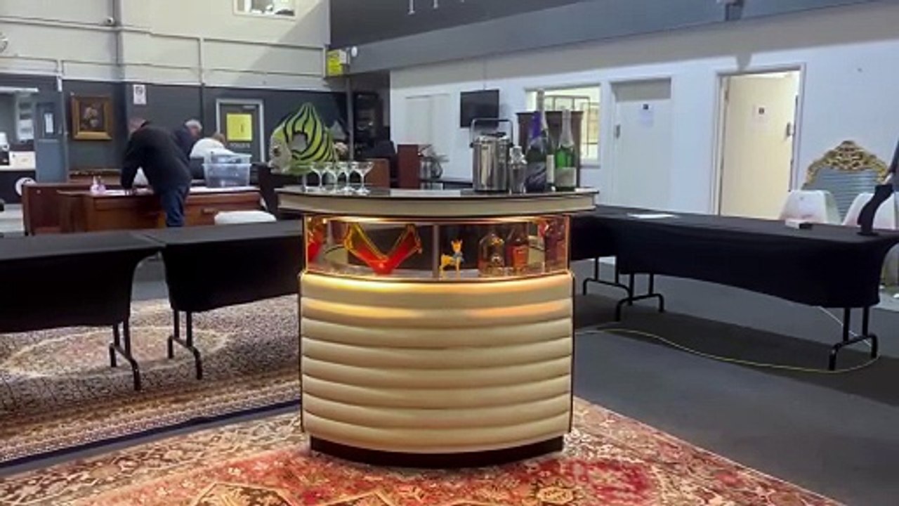 Del Boy's bar from Only Fools and Horses for sale for 'cushty' £600