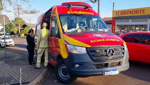 Colisão entre patinete elétrico e carro deixa jovem ferido na Região Norte de Cascavel