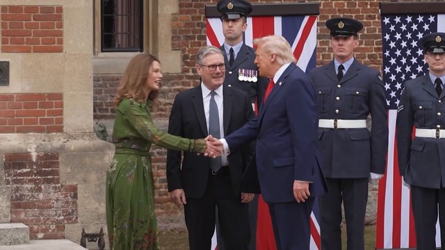 Donald Trump arrives at Chequers for meeting with Prime Minister Sir Keir Starmer
