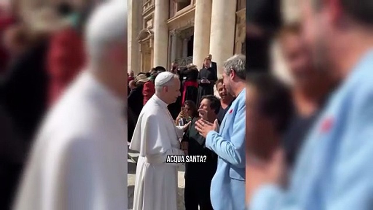 Livorno, i Mayor (con Paolo Ruffini) si raccontano in Vaticano. Poi il simpatico siparietto tra Giacomo e il Papa