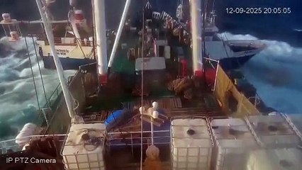 Un barco gallego es embestido en aguas de Mauritania y deja cinco pescadores desaparecidos