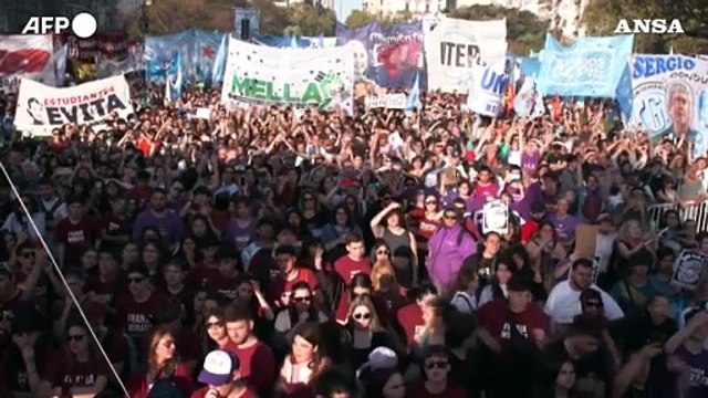 Argentina, respinti i tagli di Milei su universita' e sanita': festa in piazza