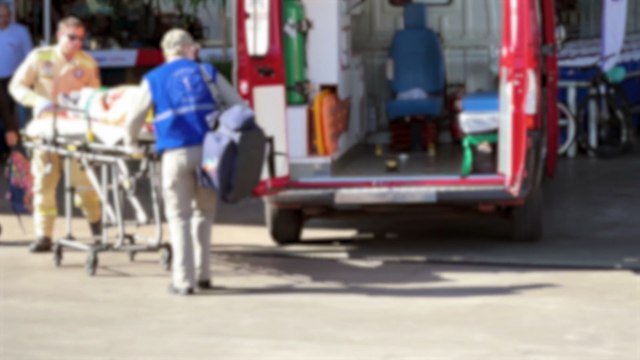 Mulher fica ferida após queda em estabelecimento no Bairro Periolo, em Cascavel