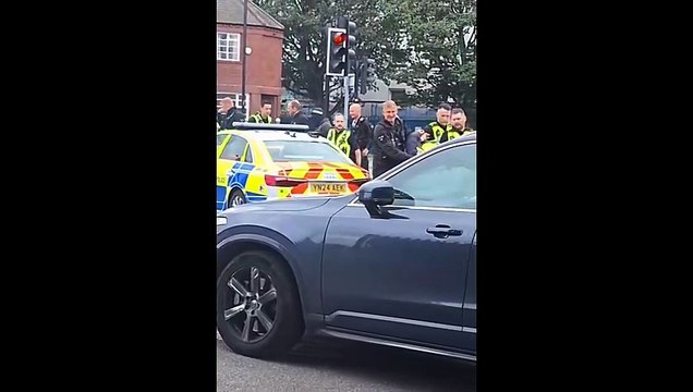 Dramatic moment police swoop to arrest man in Doncaster city centre