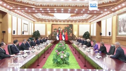 Szerbia katonai parádét tart a nemzeti egység napján