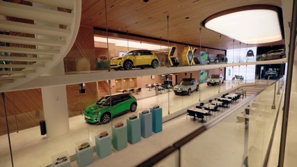 Renault rinnova il flagship store sugli Champs Élysées