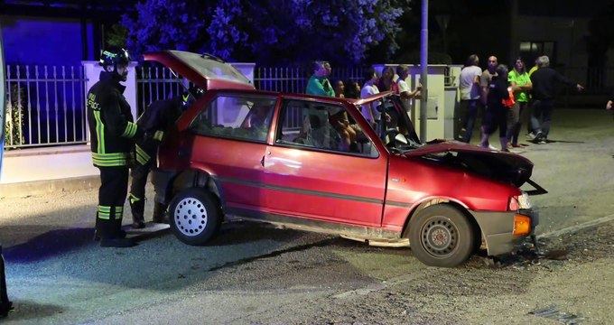 Schianto frontale a Runco, grave una donna
