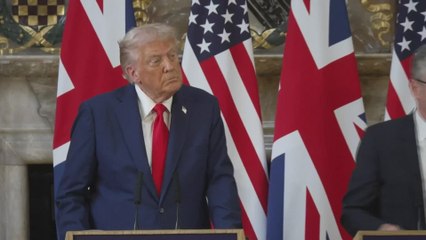 THE IRONIC SMILE of STARMER When a Journalist Praises Trump for Immigration Policies