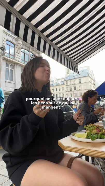 Manger avec des gens