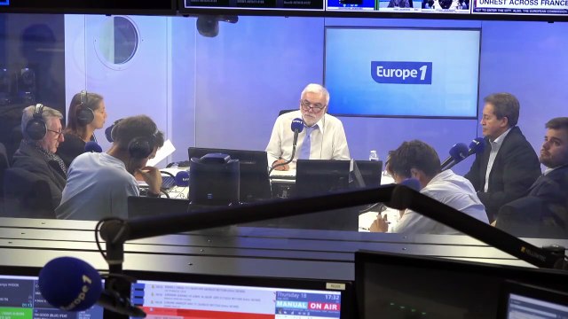 «Écouter Europe 1, c’est avoir une liberté d'expression et entendre la défense des Juifs et de la culture française, chose qui est occultée ailleurs» affirme Justice, auditrice d'Europe 1