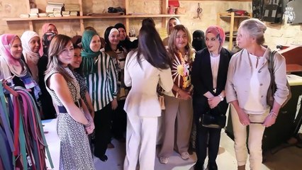 La Reina Letizia conquista El Cairo con un look de inspiración safari 'made in Egipto'