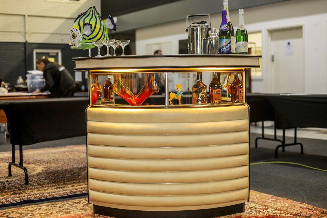 Only Fools and Horses: Del Boy's bar for sale