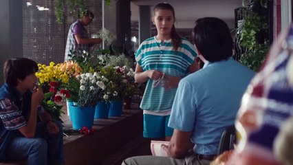 3 Gen Z Kids End Up In 1940s With Their Smartphones