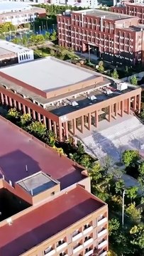 (1) After a misunderstanding, the two people extinguished their budding love. Although their hearts were moved, they were destined to miss each other. Seven years later, they met again in the temple. The cold and reserved man's love suddenly ignited when