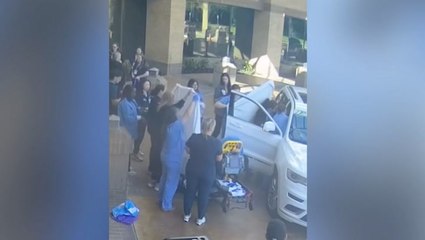 Father delivers own baby on doorstep of Texas hospital