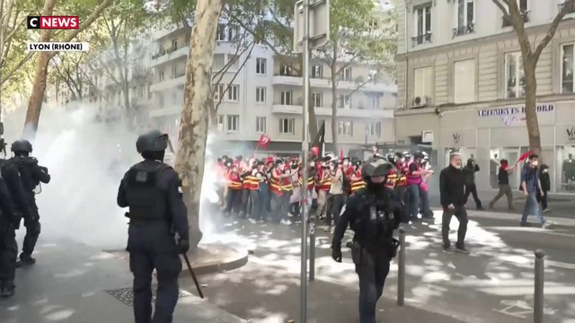 Lyon : un journaliste et deux policiers blessés