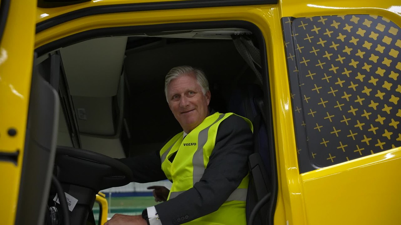 Le roi Philippe visite le site Volvo Trucks de Gand pour leurs 50 ans