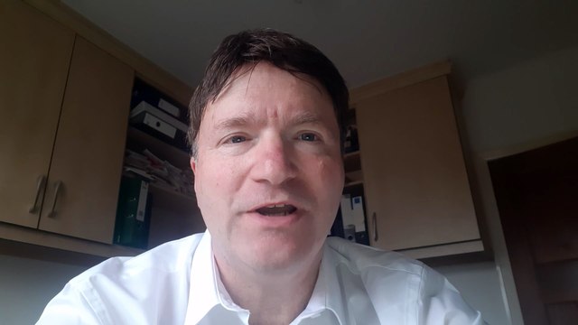 Retail sales: Warm weather boosts clothing sales and bakery trips in August