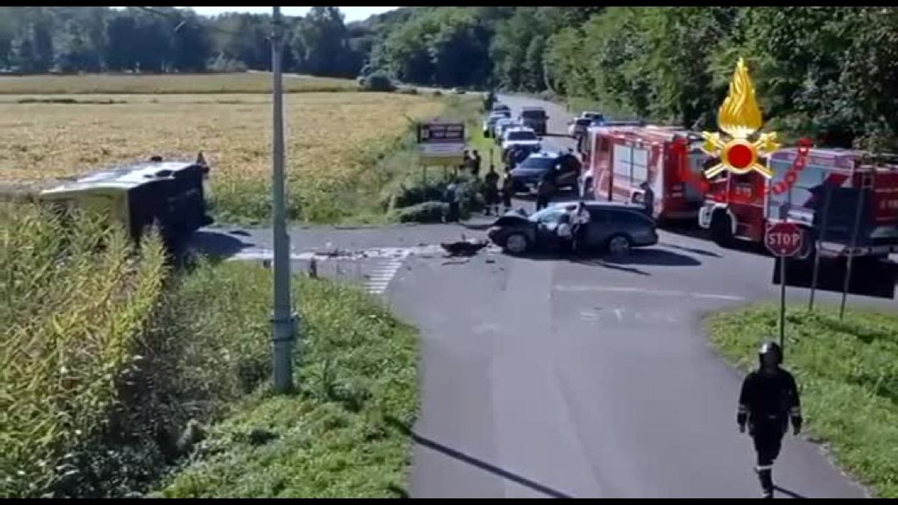 A Udine incidente scuolabus con 30 bambini a bordo, 5 feriti
