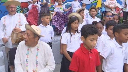 Estudiantes de una escuela en Río Abajo disfrutan de la música típica en su enseñanza