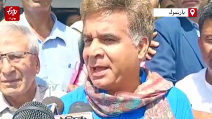 بھارتی جنتا پارٹی کے سینئر لیڈر رویندر رینا نے سوپور فروٹ منڈی کا دورہ کیا
