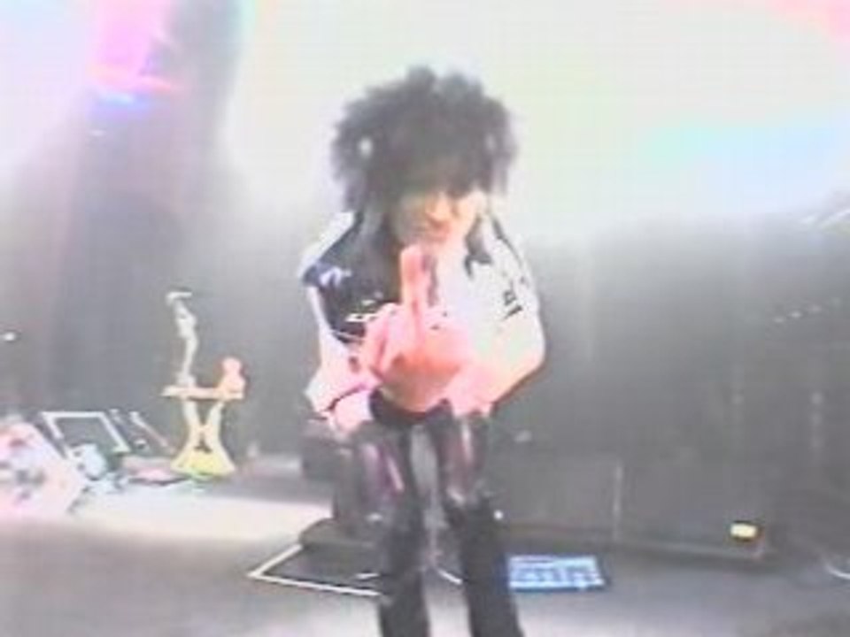 dir en grey - Toshiya greeting fans