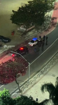 Guarda dá socos e chutes em homem abordado na Avenida Atlântida, em Balneário Camboriú