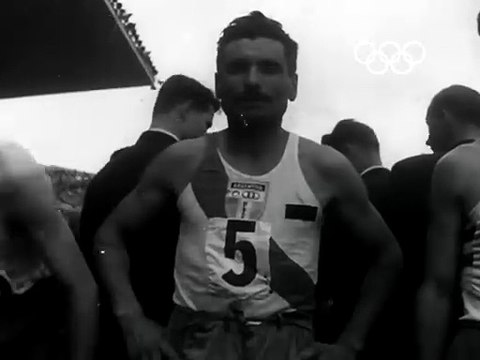 Emil Zatopek gana el oro en los 5.000 m, los 10.000 m y el maratón - Juegos Olímpicos de Helsinki 1952