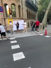 Protesta de la Policía Local de Sant Adrià en la Diputació