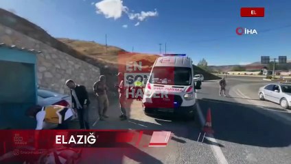 Elazığ’da otomobil durağa daldı
