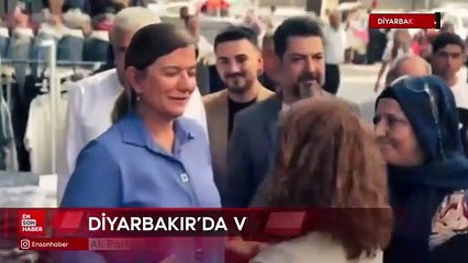 AK Partili ve DEM Partili Diyarbakır vekilleri esnaf ziyareti sırasında birbirine sarıldı