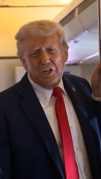 Trump sugiere que se le debería retirar la licencia a las cadenas privadas que le den “mala prensa”