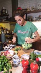 Cómo es la ensalada “Ámbar”, el plato vegano preferido de Juana Viale y su hija