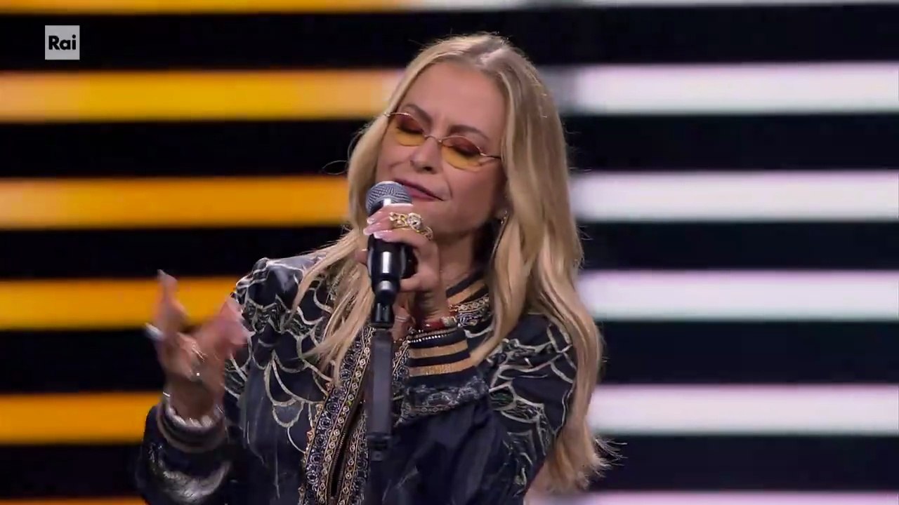 Anastacia - Left Outside Alone (Suzuki Jukebox 2025)