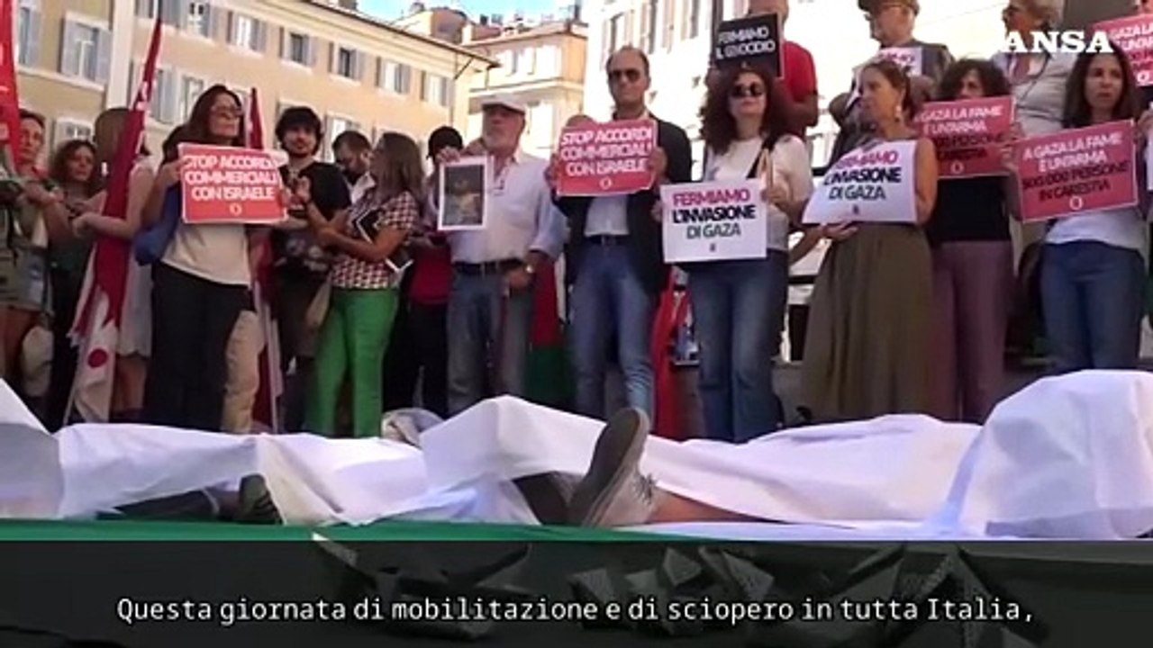 Sciopero per Gaza, la Cgil a Montecitorio con il lutto e barche di carta: "Basta genocidio"