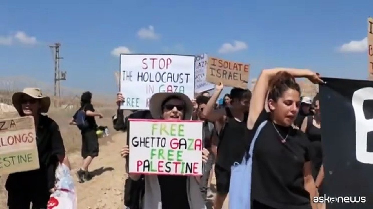 Israeliani protestano alla frontiera con Gaza: basta guerra