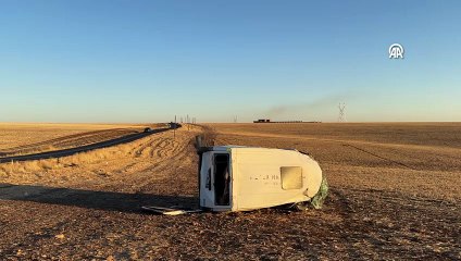 Diyarbakır'da otomobil ile servis çarpıştı: 8 öğrenci yaralandı